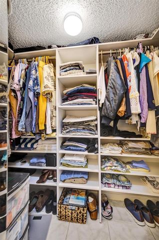 5860 NW 44th St 806, Lauderhill, FL 33319