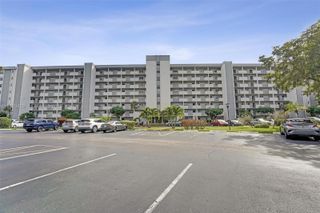 5860 NW 44th St 806, Lauderhill, FL 33319