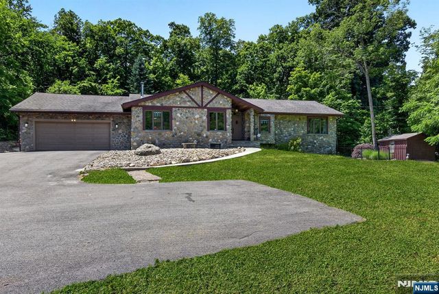 64 Ricker Drive, Ringwood, NJ 07456