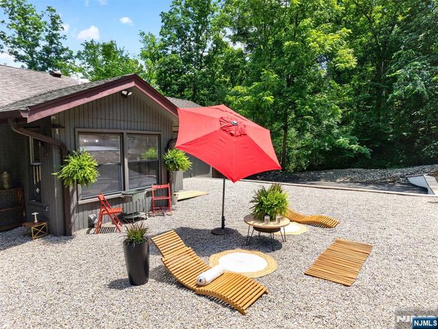 64 Ricker Drive, Ringwood, NJ 07456