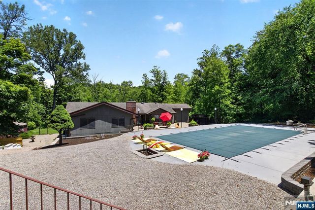 64 Ricker Drive, Ringwood, NJ 07456