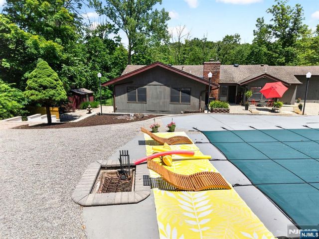 64 Ricker Drive, Ringwood, NJ 07456