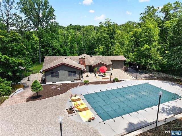 64 Ricker Drive, Ringwood, NJ 07456