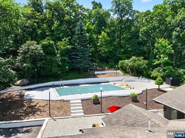 64 Ricker Drive, Ringwood, NJ 07456