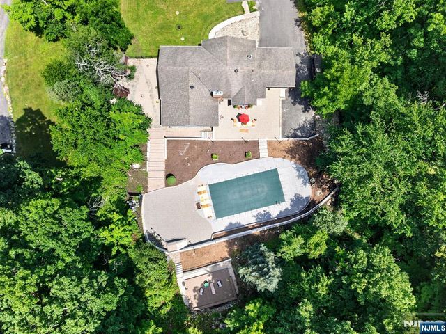 64 Ricker Drive, Ringwood, NJ 07456