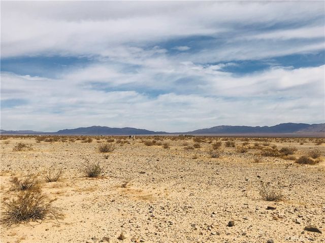5 Raymond Drive, 29 Palms, CA 92277