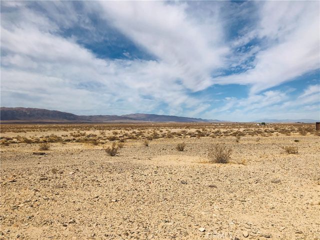 5 Raymond Drive, 29 Palms, CA 92277