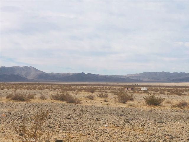 5 Raymond Drive, 29 Palms, CA 92277