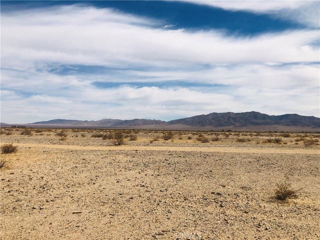 5 Raymond Drive, 29 Palms, CA 92277
