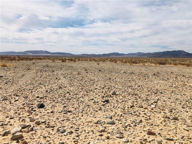 5 Raymond Drive, 29 Palms, CA 92277