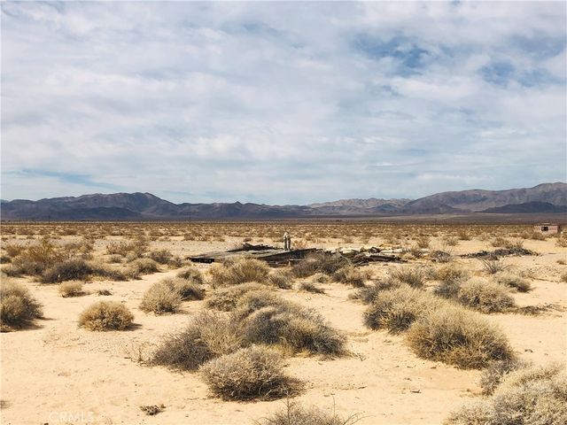 5 Raymond Drive, 29 Palms, CA 92277