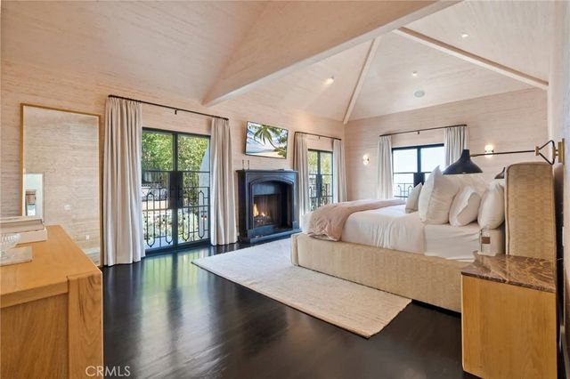 8650 Hillside Avenue, West Hollywood, CA 90069