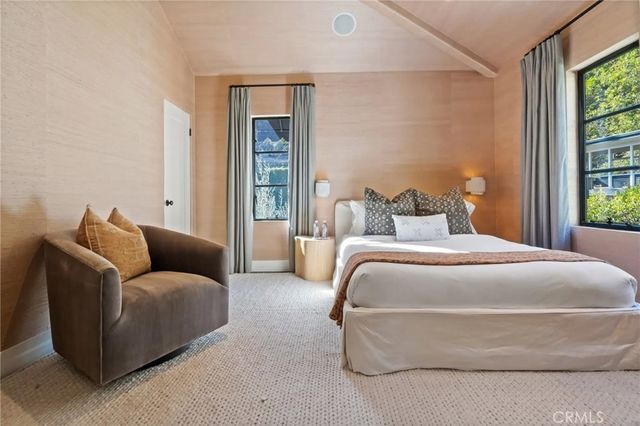 8650 Hillside Avenue, West Hollywood, CA 90069