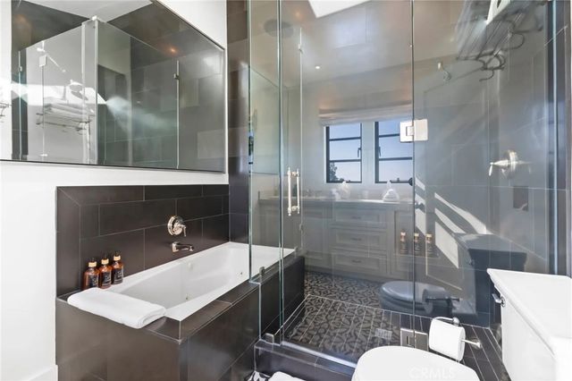 8650 Hillside Avenue, West Hollywood, CA 90069