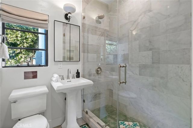8650 Hillside Avenue, West Hollywood, CA 90069