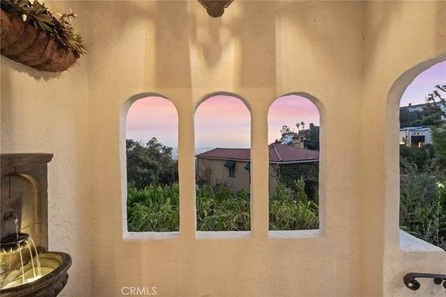 8650 Hillside Avenue, West Hollywood, CA 90069