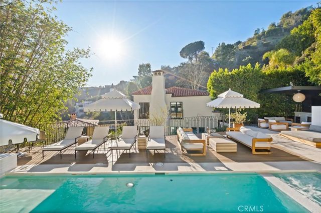 8650 Hillside Avenue, West Hollywood, CA 90069
