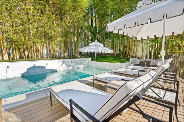 8650 Hillside Avenue, West Hollywood, CA 90069