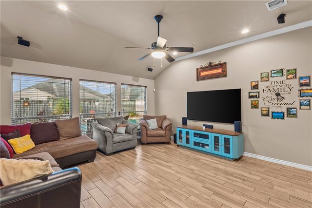 7422 Elizondo Dr, Corpus Christi, TX 78414