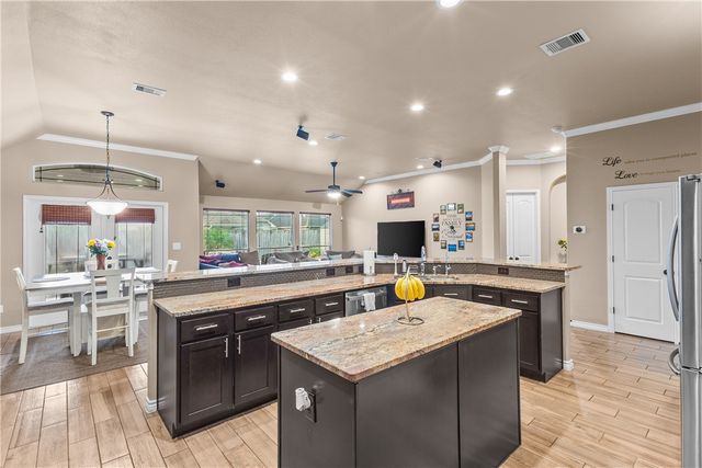 7422 Elizondo Dr, Corpus Christi, TX 78414