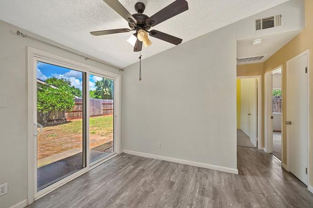 9 Thatcher Cir, Sacramento, CA 95823