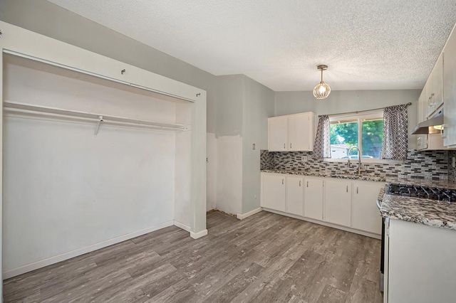 9 Thatcher Cir, Sacramento, CA 95823