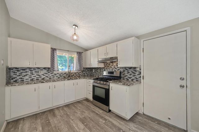 9 Thatcher Cir, Sacramento, CA 95823