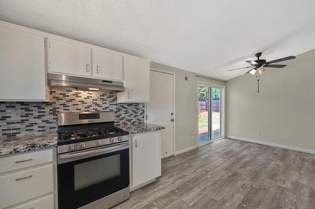 9 Thatcher Cir, Sacramento, CA 95823