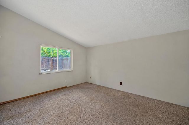 9 Thatcher Cir, Sacramento, CA 95823