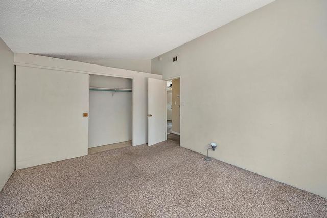 9 Thatcher Cir, Sacramento, CA 95823