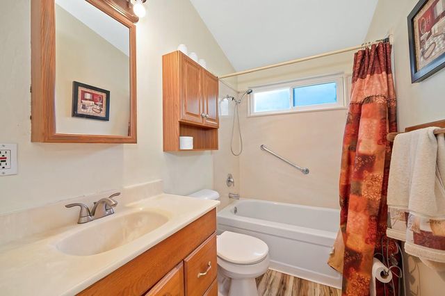 9 Thatcher Cir, Sacramento, CA 95823