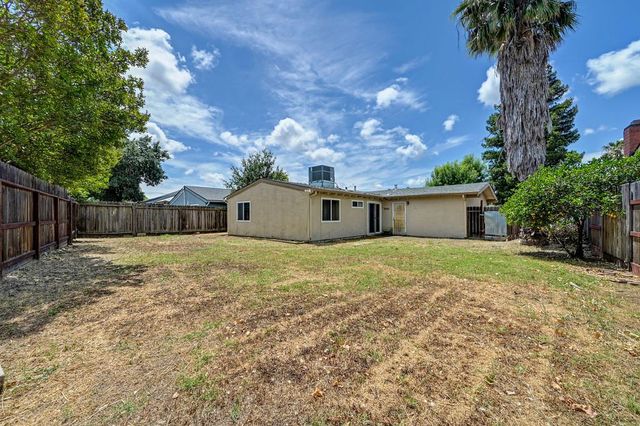 9 Thatcher Cir, Sacramento, CA 95823