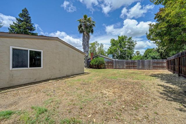 9 Thatcher Cir, Sacramento, CA 95823