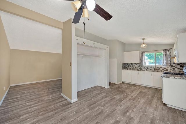 9 Thatcher Cir, Sacramento, CA 95823