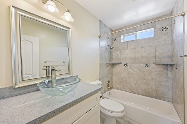 2124 Oak Hill Dr., Escondido, CA 92027