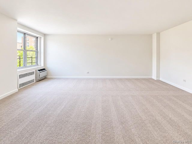 142-05 Roosevelt Avenue 517, Flushing, NY 11354