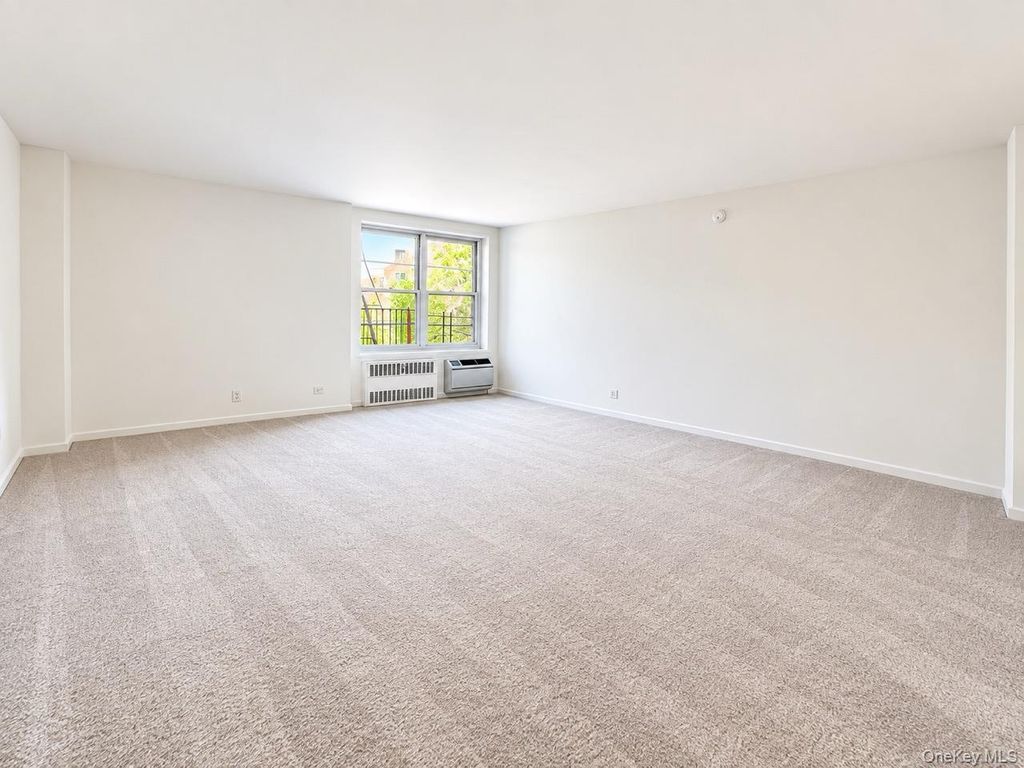 142-05 Roosevelt Avenue 517, Flushing, NY 11354 — photo 3