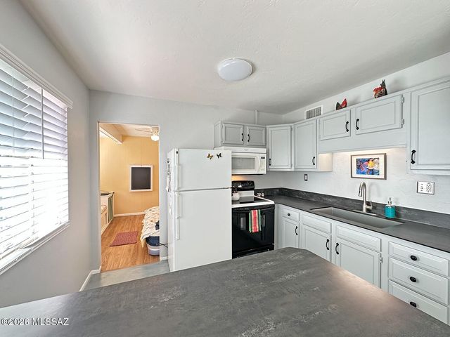 8060 E Broadway Boulevard E209, Tucson, AZ 85710