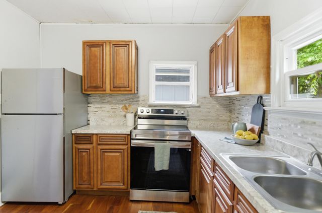 216 N Hickory Street, Chattanooga, TN 37404