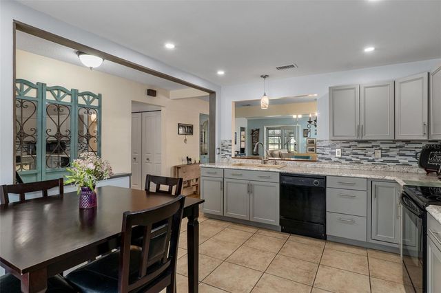 35120 WHISPERING OAKS BOULEVARD, Dade City, FL 33523