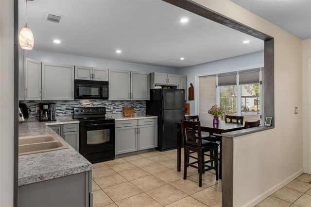35120 WHISPERING OAKS BOULEVARD, Dade City, FL 33523