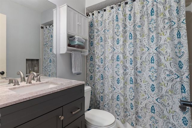 35120 WHISPERING OAKS BOULEVARD, Dade City, FL 33523