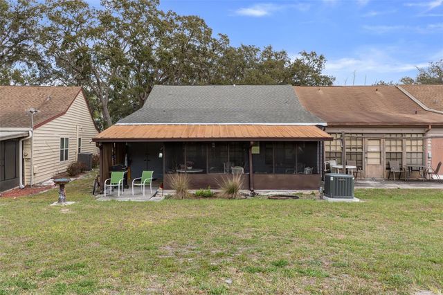 35120 WHISPERING OAKS BOULEVARD, Dade City, FL 33523