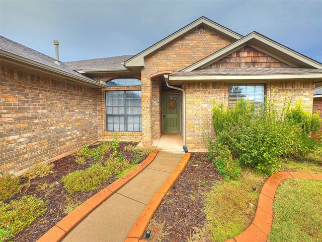 5013 NW 163rd Road, Edmond, OK 73013