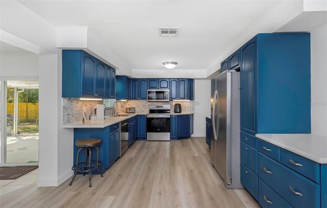 3070 DRYER AVENUE, Largo, FL 33770