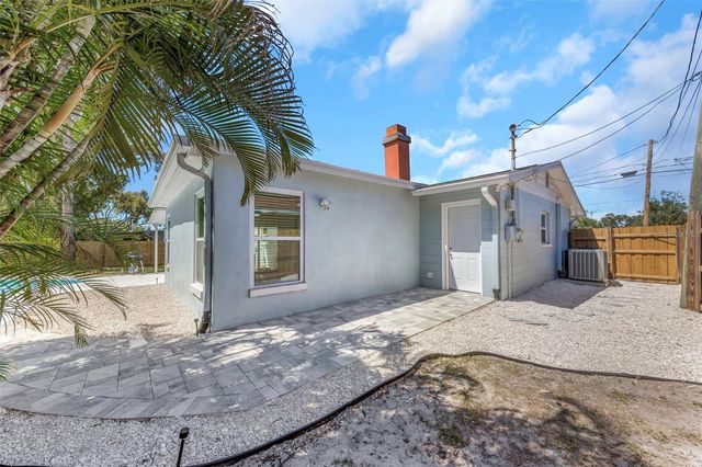 3070 DRYER AVENUE, Largo, FL 33770