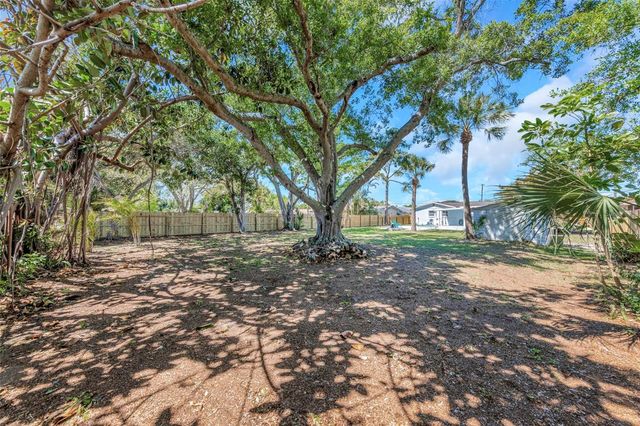 3070 DRYER AVENUE, Largo, FL 33770