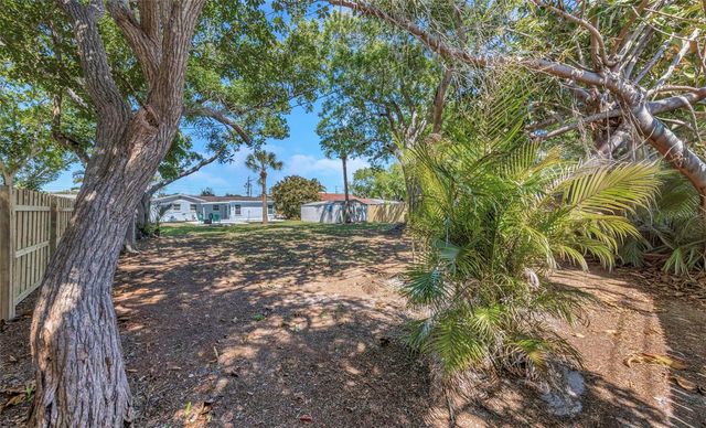 3070 DRYER AVENUE, Largo, FL 33770