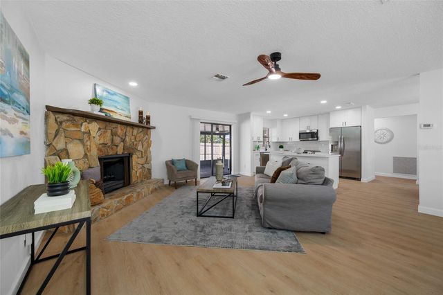 9880 W BAY STREET, Seminole, FL 33776