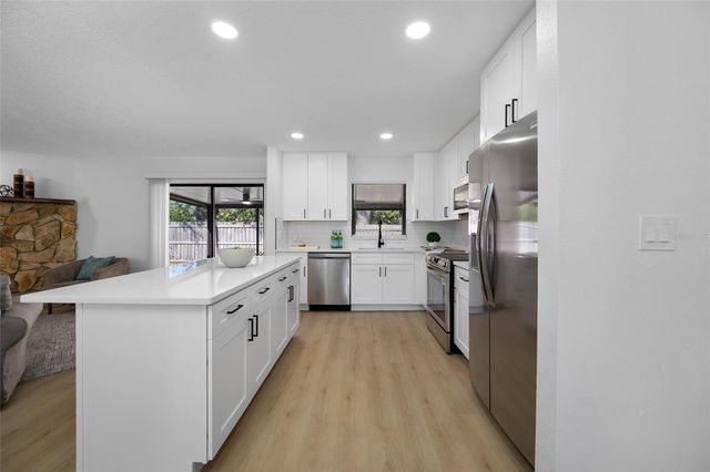 9880 W BAY STREET, Seminole, FL 33776